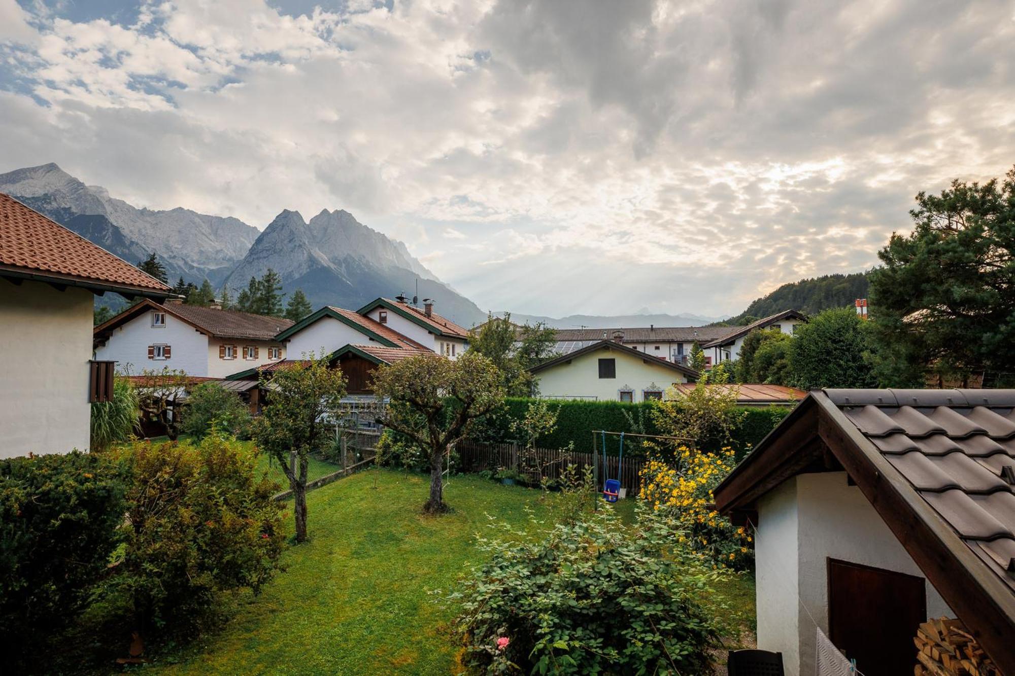 Haus Mit Wunderschoenem Ausblick Und Garten Garmisch-Partenkirchen Ngoại thất bức ảnh